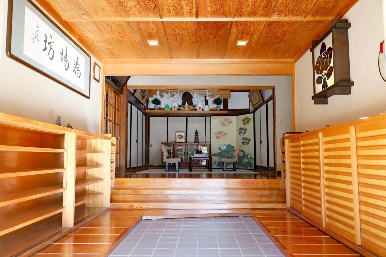 宿坊 端場坊｜Temple Hotel Habanobo Minobu Eksteriør bilde
